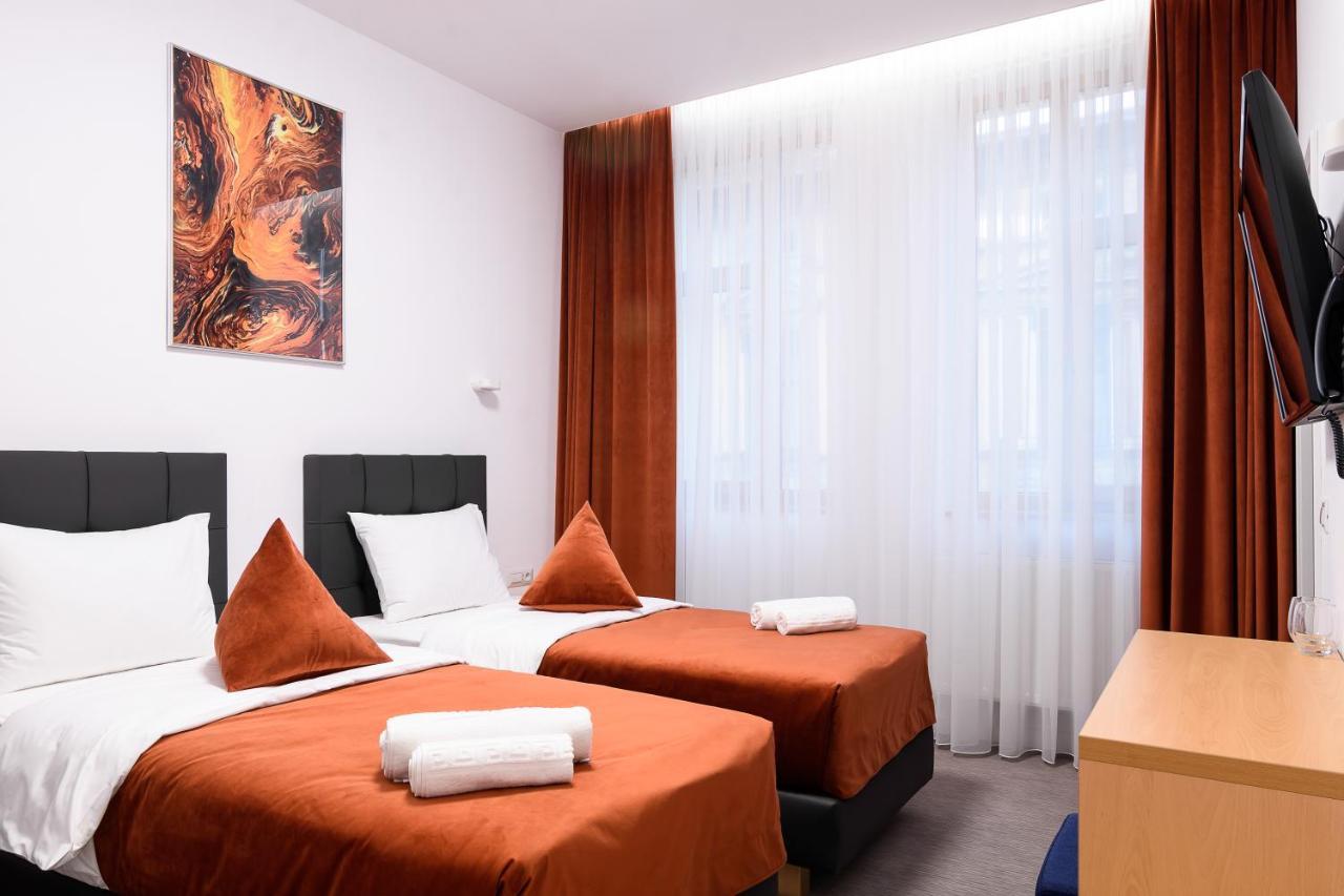 Hotel Urban Бая-Маре Экстерьер фото